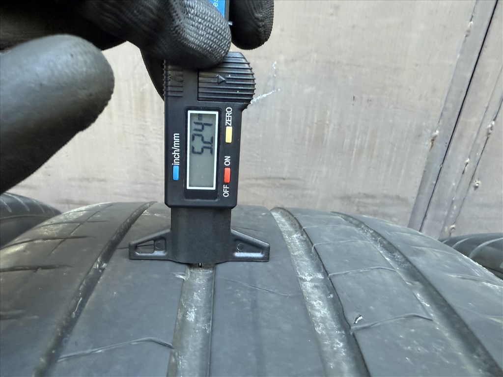 Tesla Model Y Performance nyári gumi garnitúra Pirelli Pzero PZ4 255/35 R21 + Pirelli PZ4 275/35 R21 13. kép