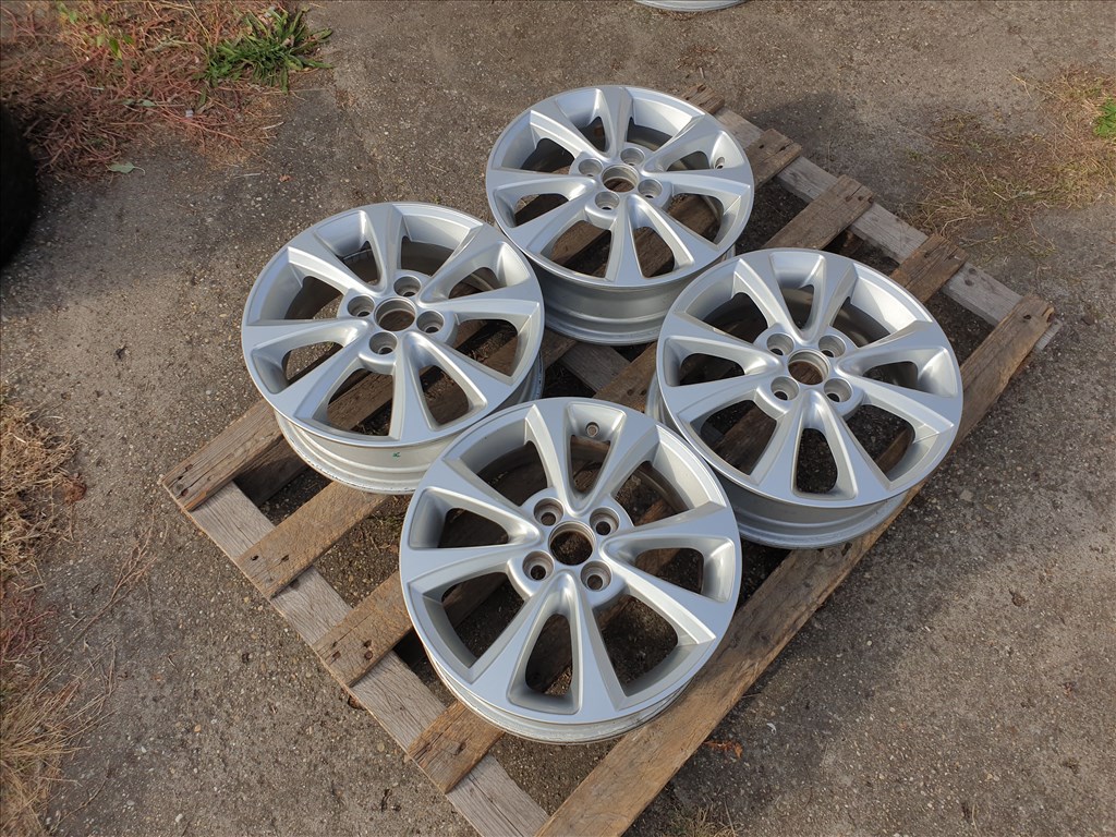 15" 4x100 Toyota Yaris 5. kép