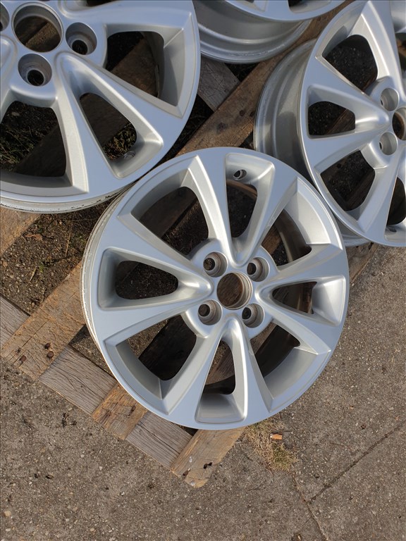 15" 4x100 Toyota Yaris 3. kép