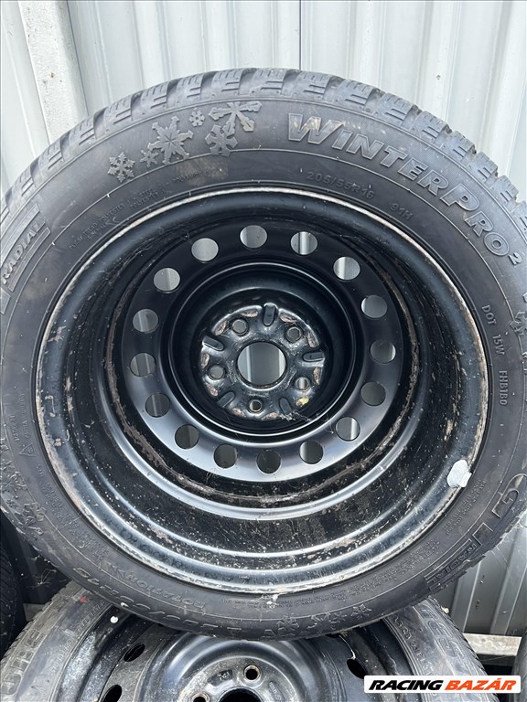  Toyota 5x114.3 lyukosztású 16" használt lemezfelni téli gumival 3. kép