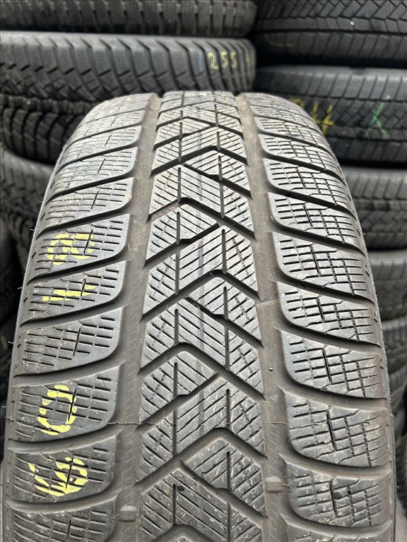 4db 235/60×18″ Pirelli téli gumiabroncs. (3751737) 2. kép