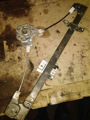 Suzuki Swift II 92-03 Jobb Hátsó Ablakemelő Szerkezet Mechanikus