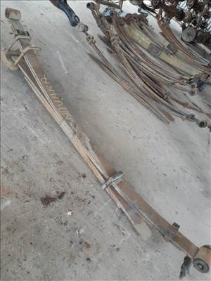 Nissan Navara D40 Hátsó Laprugó