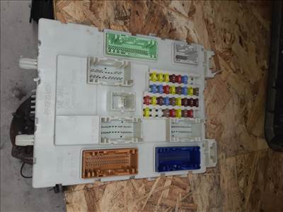 Ford Focus III Biztosítéktábla / Relé Tábla F1FT14014DJA