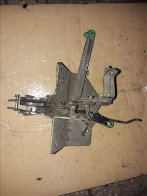 Opel Frontera A Csomagtérajtó Zár