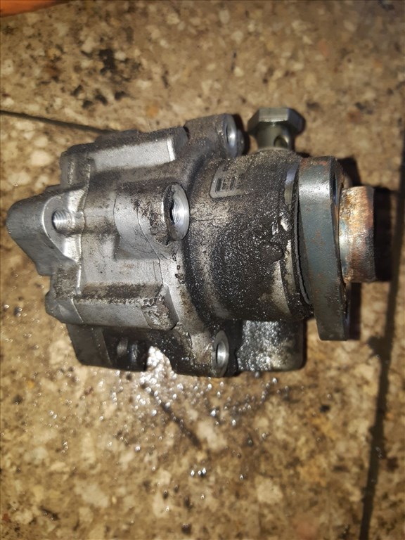 Audi A4 B6 Kormányszervó Szivattyú 8D0 145 156 T 2. kép