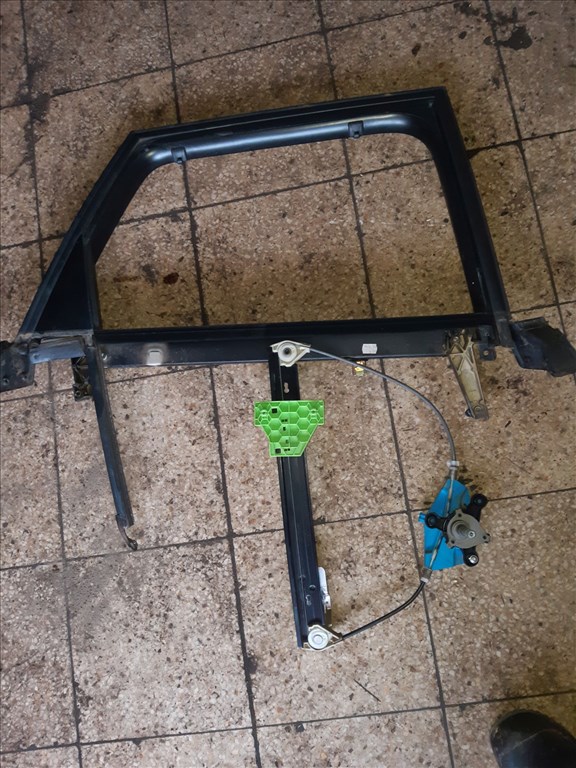 Audi A4 B6 Jobb Hátsó Ablakemelõ Szerkezet Mechanikus 8E0 839 462 A 1. kép