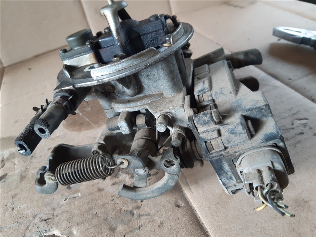 Suzuki Swift II 92-03 Központi Injektor Fej 13400-50G 2. kép