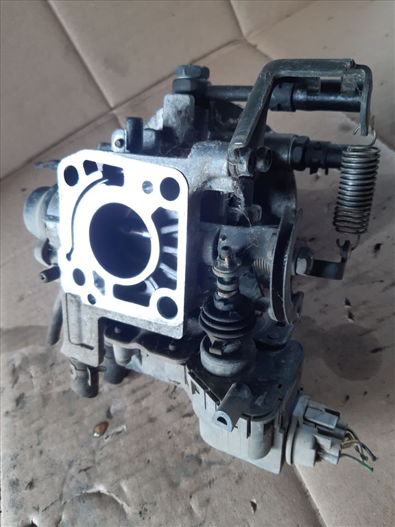 Suzuki Swift II 92-03 Központi Injektor Fej 13400-50G 3. kép