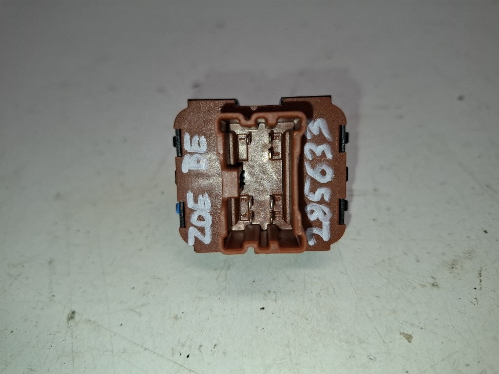 Renault Zoe bal elsõ ablakemelõ kapcsoló 254113300R 3. kép