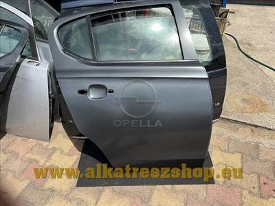 Opel Corsa E jobb hátsó ajtó - fekete - kis sérüléssel