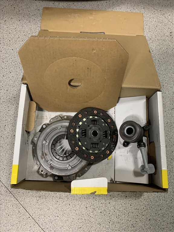 Renault Clio III 1.2 16V kuplung készlet  618308633 1. kép