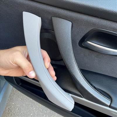 BMW E90/91/92/93 ajtóbehúzó/kapaszkodó Szürke jobb