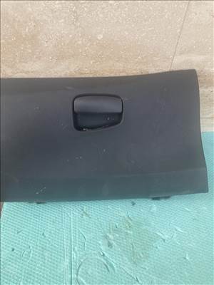 Citroën C3 II Citroen C3 II. Kesztyűtartó (2009-16)