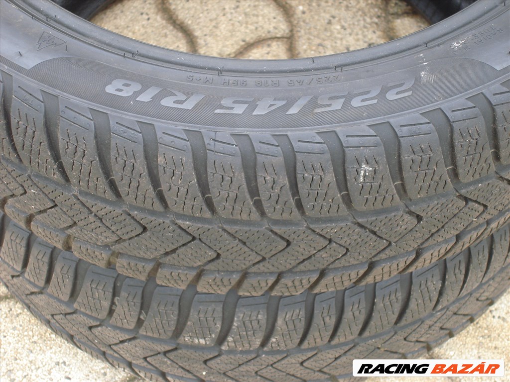 225/45 R18 Pirelli Sotto Zero Téli Gumi 7mm Újszerű Állapotban DOT2524 3. kép