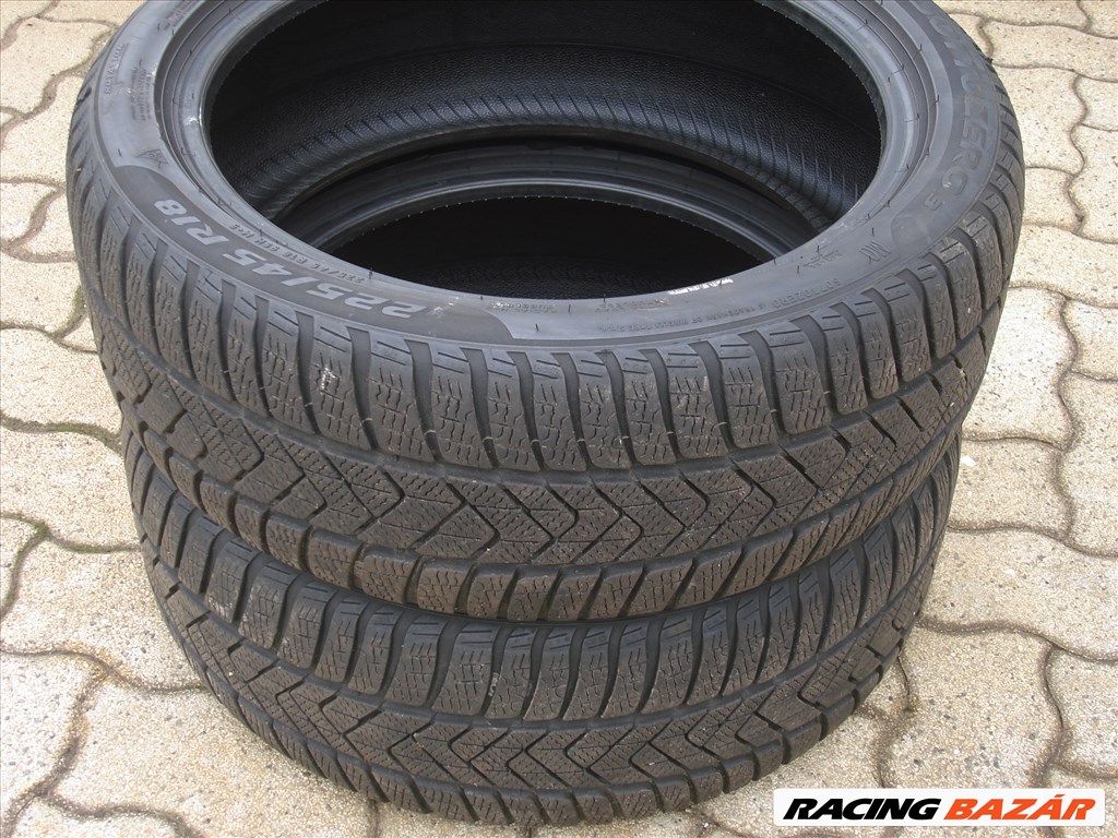 225/45 R18 Pirelli Sotto Zero Téli Gumi 7mm Újszerű Állapotban DOT2524 6. kép