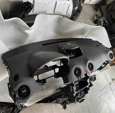 Renault Koleos I műszerfal légzsákkal