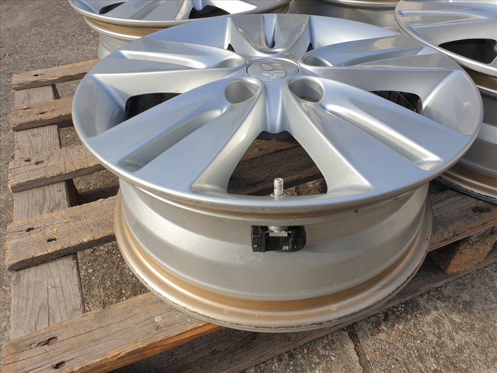 16" 5x114,3 Hyundai + szenzor 5. kép