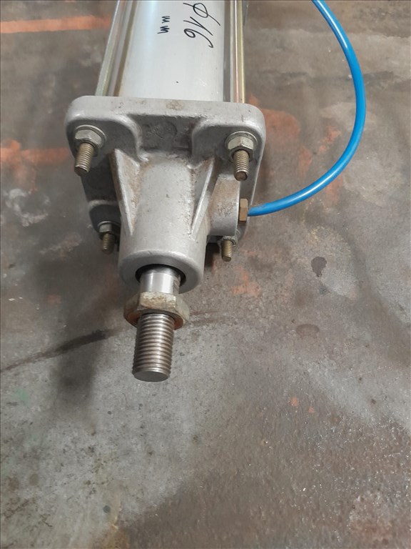 Levegő munkahenger 3db különböző méretűek eladók.  7. kép