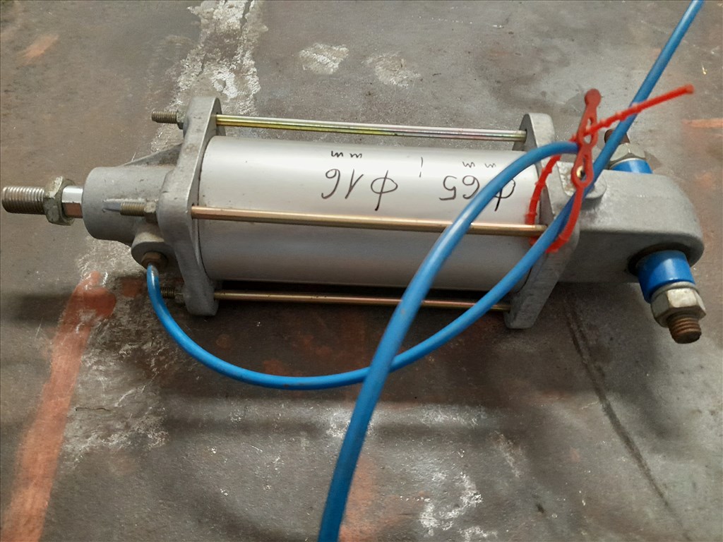 Levegő munkahenger 3db különböző méretűek eladók.  8. kép