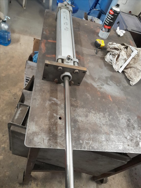 Levegő munkahenger 3db különböző méretűek eladók.  13. kép