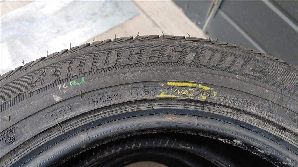  205/55R16" használt Bridgestone nyári gumi  2. kép