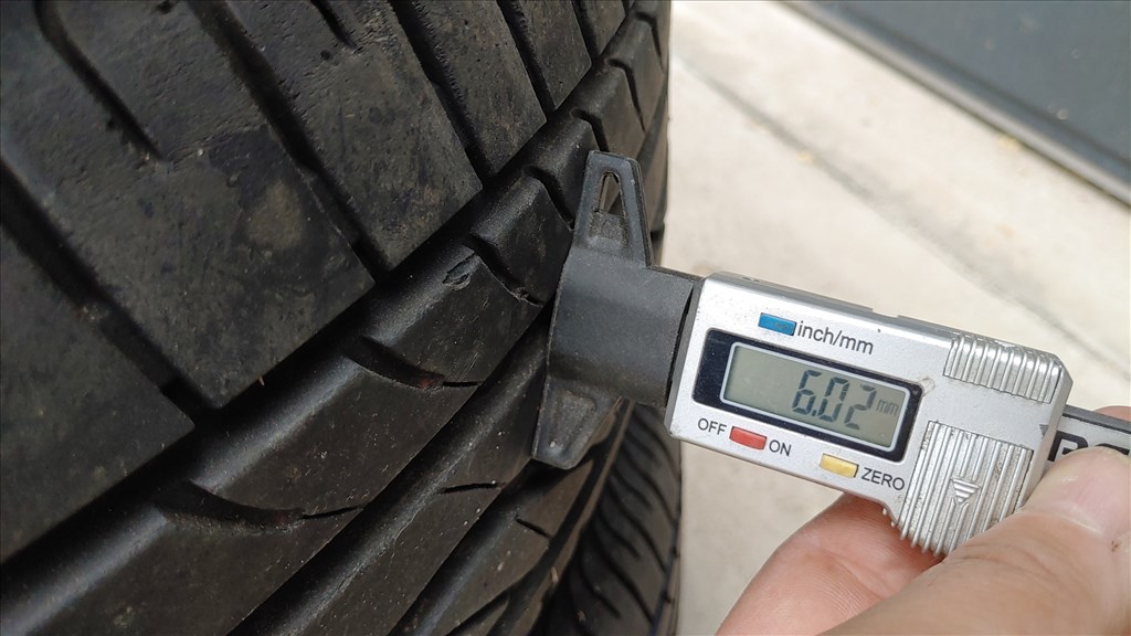  205/55R16" használt Bridgestone nyári gumi  6. kép