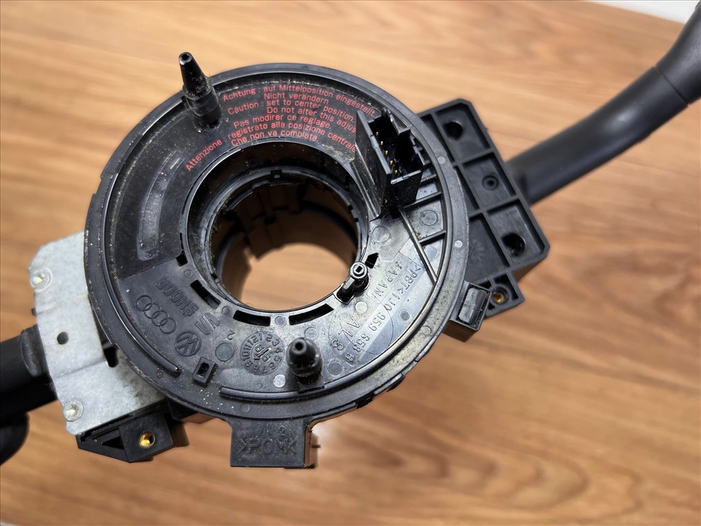 Audi A4 1.8T Avant kormánykapcsoló 4d0953513d 3. kép