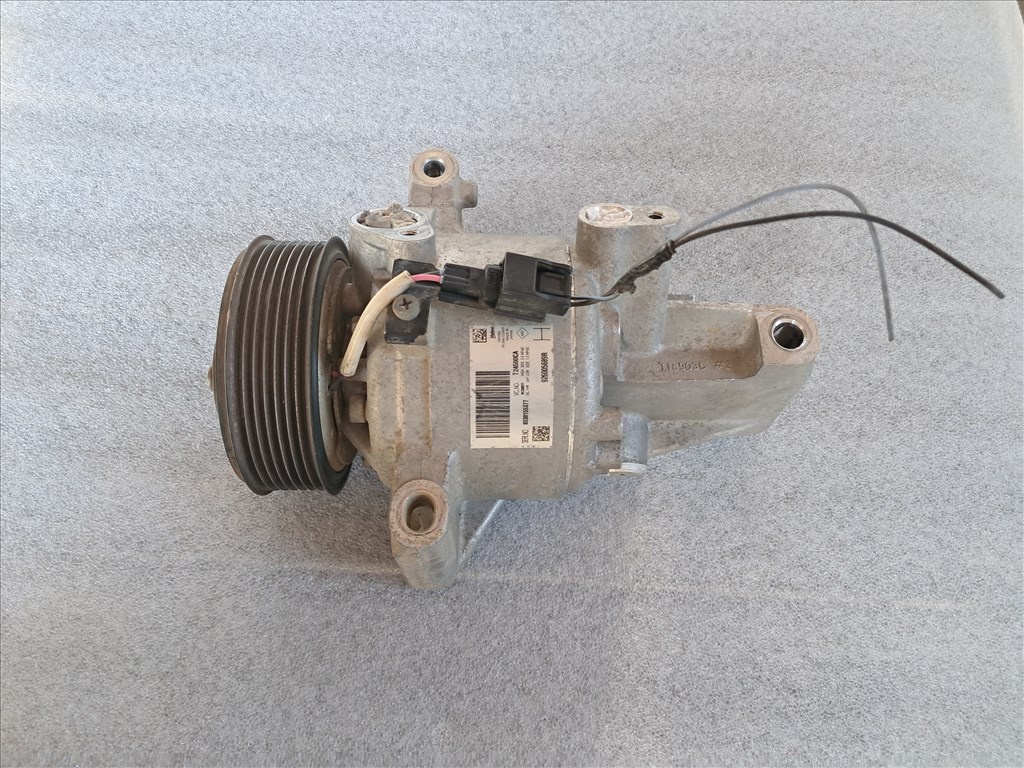 Dacia Duster II 1.6 benzin H4MD738 klímakompresszor 8030155377 926005689r 1. kép