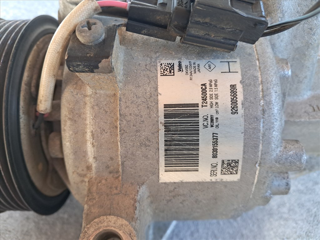 Dacia Duster II 1.6 benzin H4MD738 klímakompresszor 8030155377 926005689r 3. kép