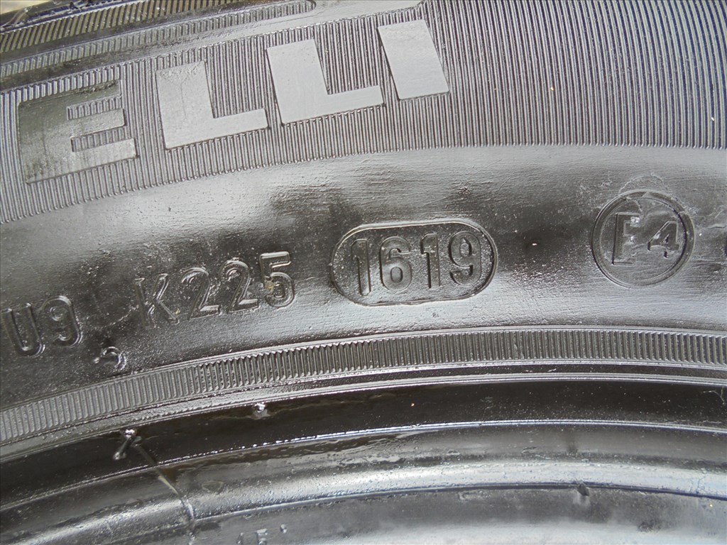 Új 2 db 235/50 R 17" -es Pirelli téli gumi eladó 4. kép