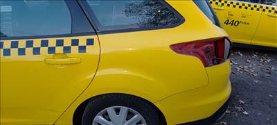 Ford Focus mk3 kombi bal hátsó karosszéria negyed 