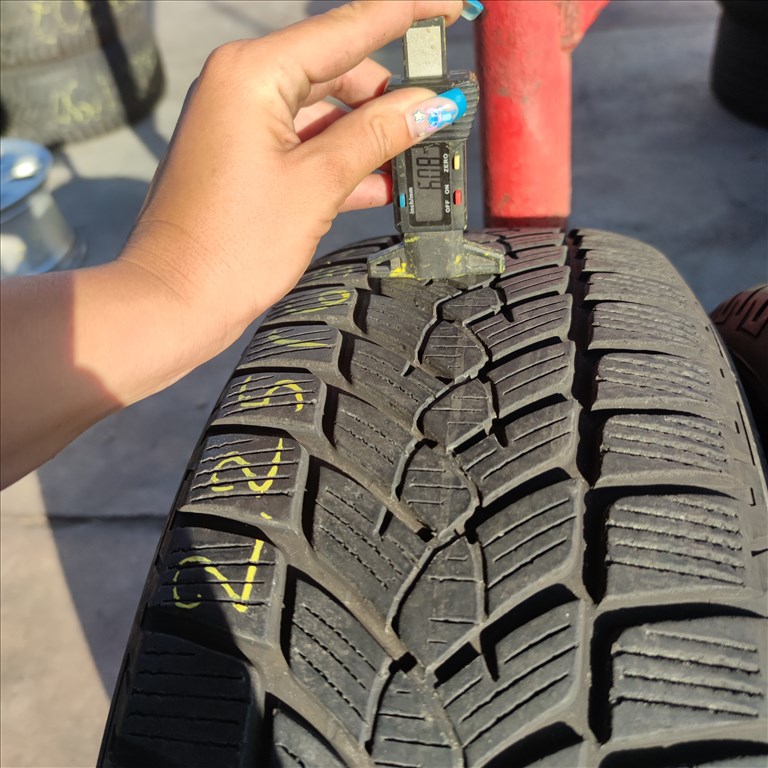 225/65 R17 Fulda téli gumi 50000ft a 4db/209/ 1. kép