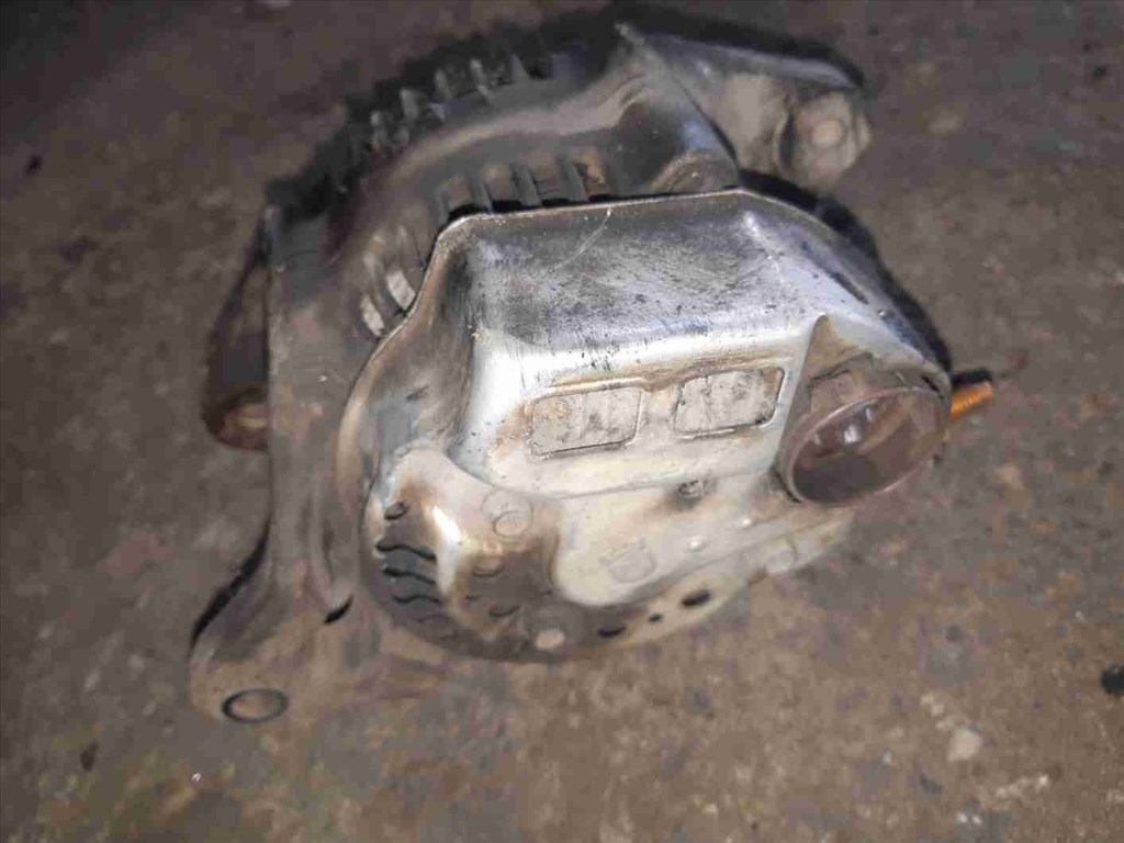 Suzuki Swift II 96-03 Generátor 31400-8651 0 2. kép