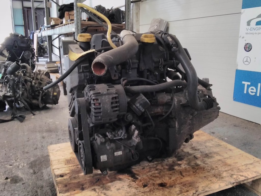 RENAULT 1,5DCI K9KG832 bontott motor  3. kép