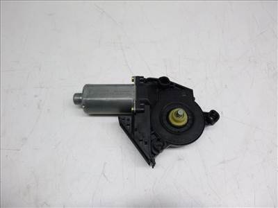 Audi A4 (8E B6) jobb első ablakemelő motor 0130821764