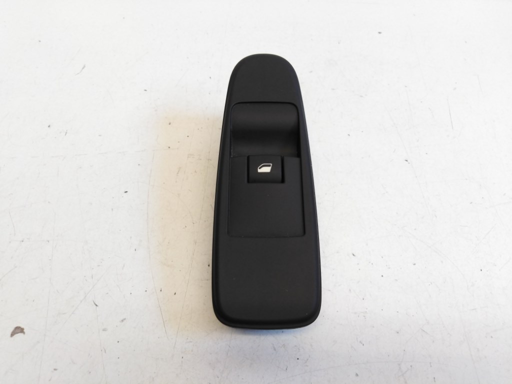 Citroen C4 picasso jobb elsõ ablakemelõ kapcsoló 96639377ZD 1. kép