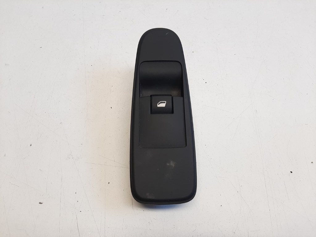 Citroen C4 picasso jobb elsõ ablakemelõ kapcsoló 96639377ZD 1. kép