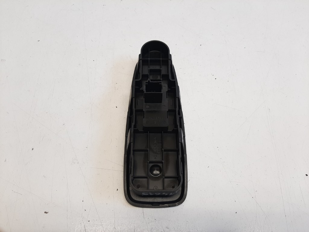 Citroen C4 picasso jobb elsõ ablakemelõ kapcsoló 96639377ZD 2. kép