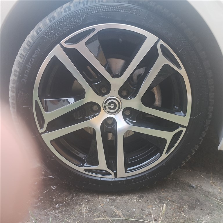  4db 5x108 lyukosztású 17" újszerű alufelni, rajta 225/45 újszerű Kleber négyévszakos gumi gumi  3. kép