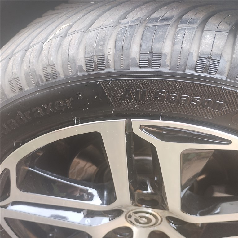  4db 5x108 lyukosztású 17" újszerű alufelni, rajta 225/45 újszerű Kleber négyévszakos gumi gumi  4. kép