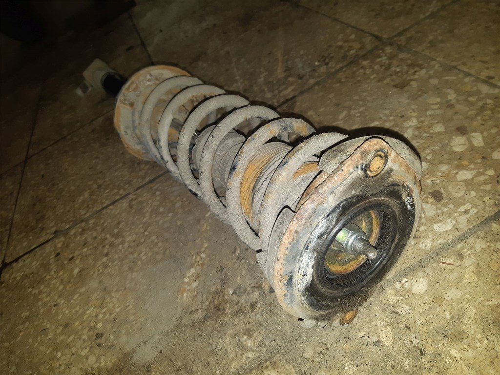 Audi A4 B5 Hátsó Lengéscsillapító  Rugó 2. kép