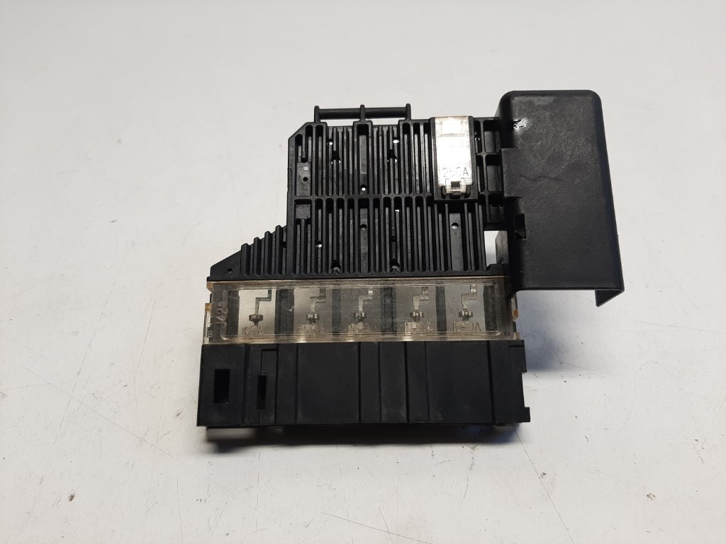 Nissan Leaf (ZE1) akkumulátor biztosíték 1. kép