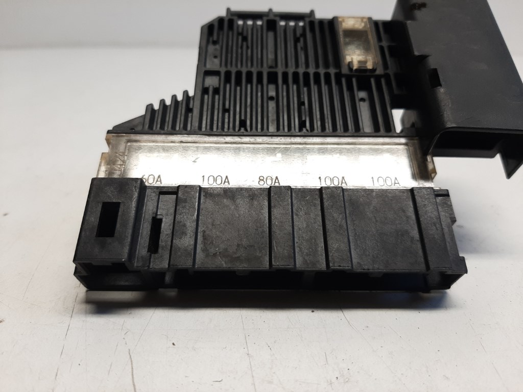 Nissan Leaf (ZE1) akkumulátor biztosíték 3. kép