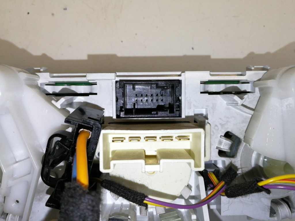 Opel Adam  fûtéskapcsoló (fûtés kapcsoló) 3. kép