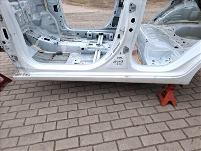 Opel Karl bal küszöb