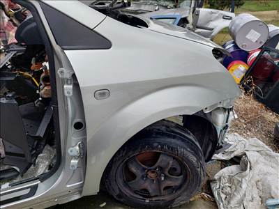 Toyota Corolla Verso (AR10) jobb első sárvédő, bal első sárvédő 