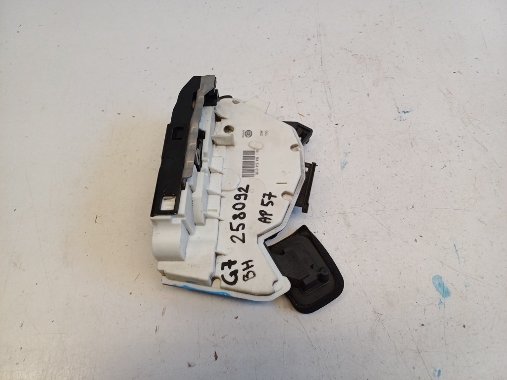 Volkswagen Golf VII 5 ajtós bal hátsó ajtózár 5K4839015R 1. kép