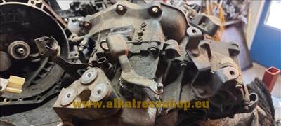 Opel 13101871 váltó Y20-22 dízel