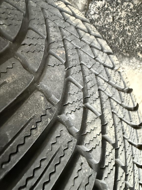  17" Rial alufelni 215/55R17 téli gumi 5X112 6. kép